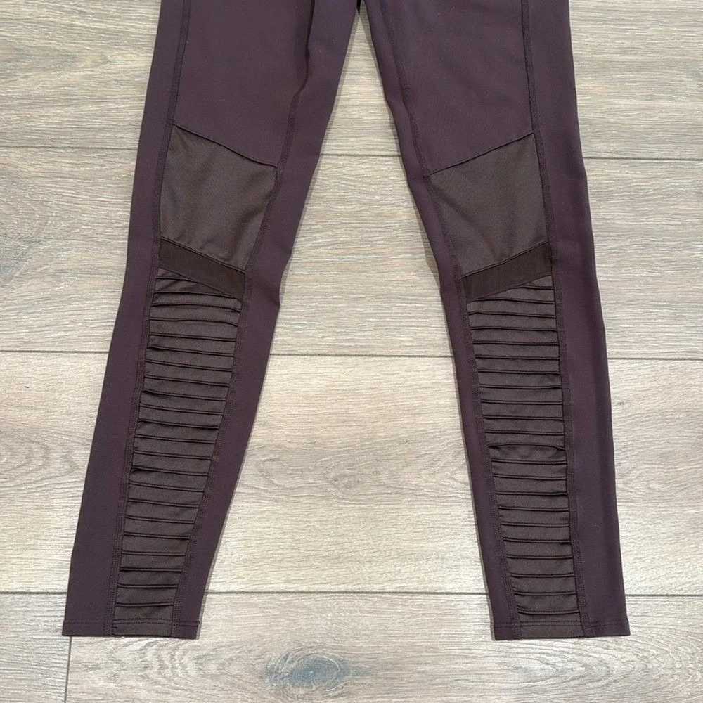 ALO YOGA Mink Brown Mid Rise Moto Active Workout Studio Barre Gym Leggings Sz M‎